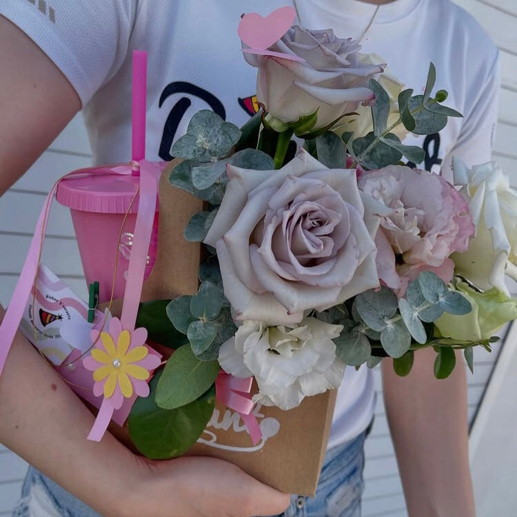 Porta vasos y flores